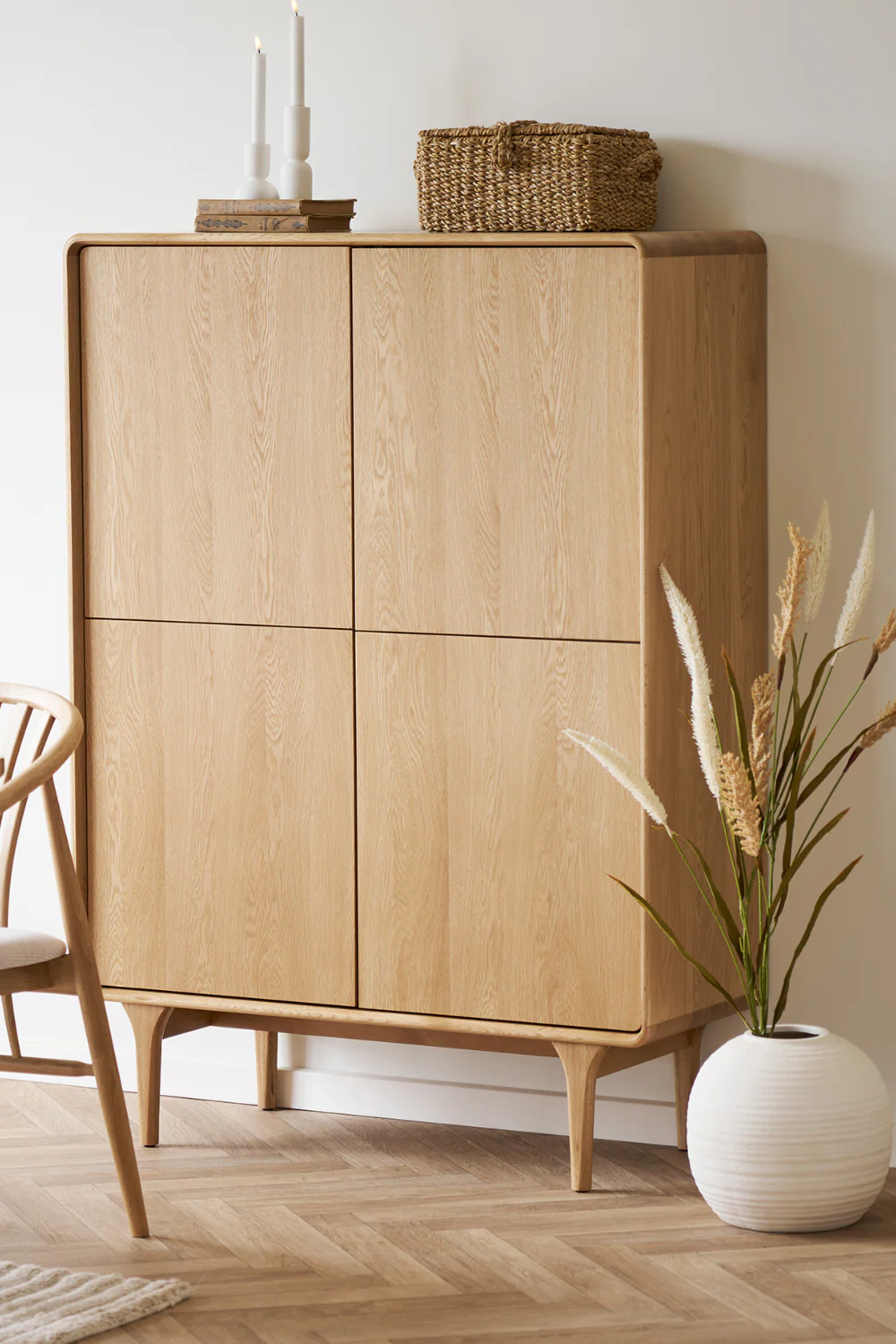 Darwin Cabinet