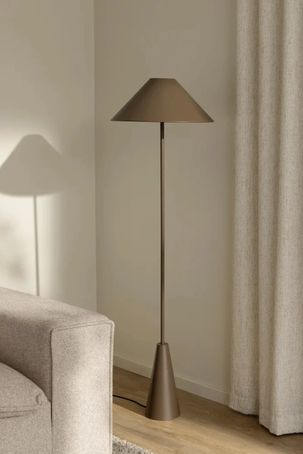 Cannes Golvlampa Mocka - Image 2